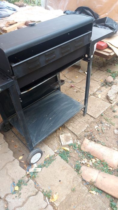 Грил на газ в много добро състояние, барбекю