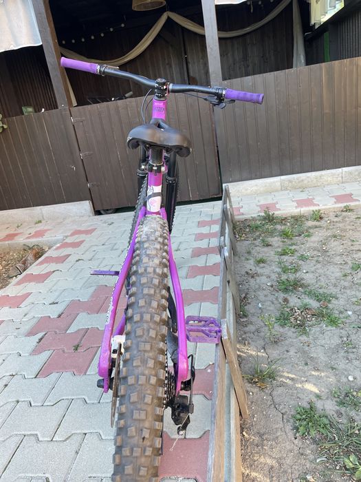 Bicicleta full suspension