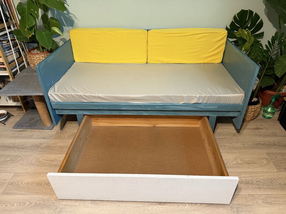 Разтегателен диван