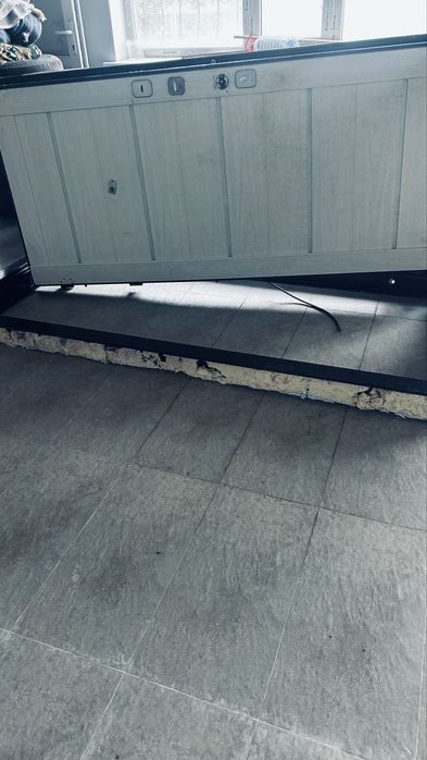 Есік сатам. Қалыңдығы 12 см