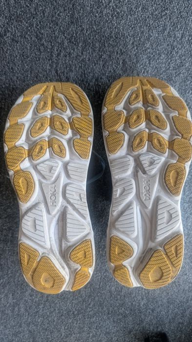 Hoka Clifton 10.
