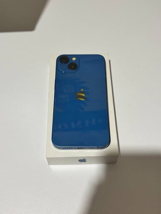Телефон Iphone 13
