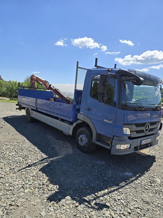 Mercedes Benz Atego  cu macara