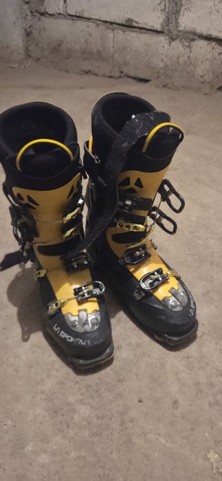 Clapari tura la sportiva spectre