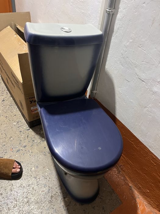 Продам срочно унитаз