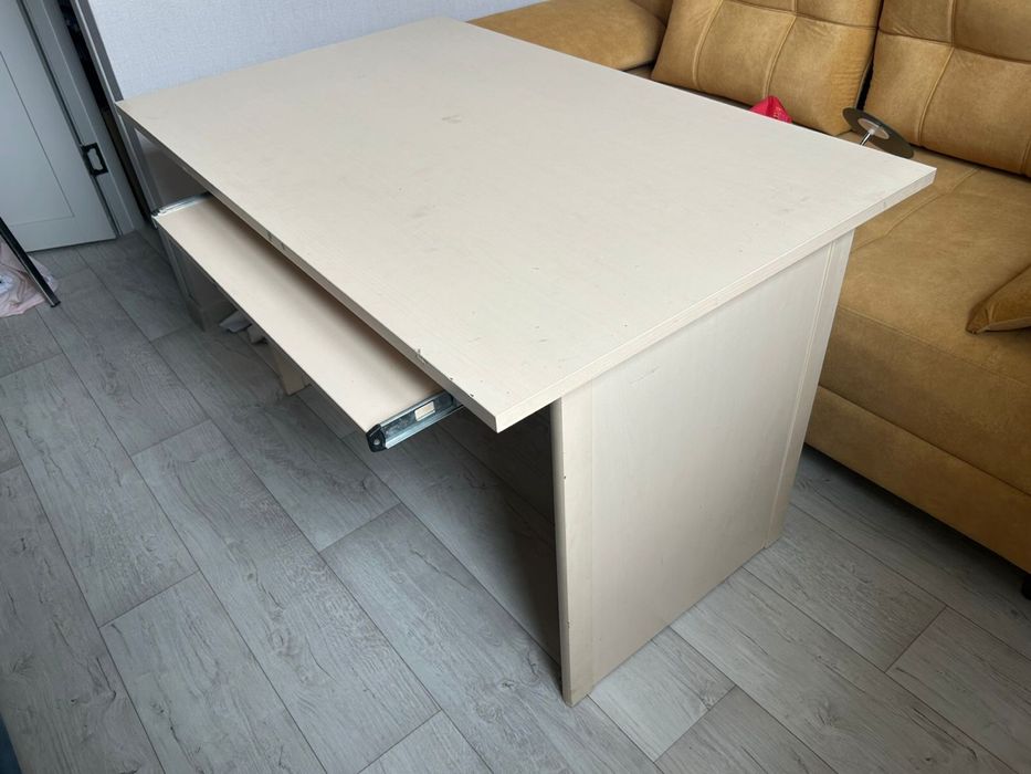 Письменный стол