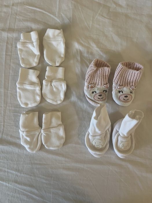 Обувки и ръкавички за новородено