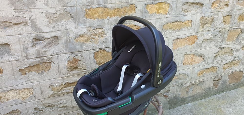 Maxi Cosi Coral 360 + база Family Fix 360