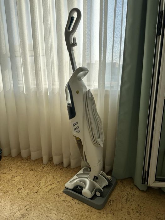 Парочистачка Rowenta Clean & Steam