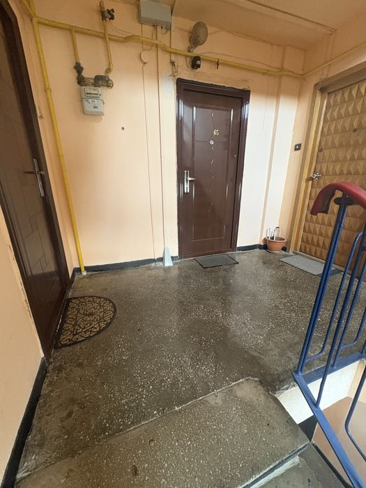 SERVICIU: Curățenie scări de bloc