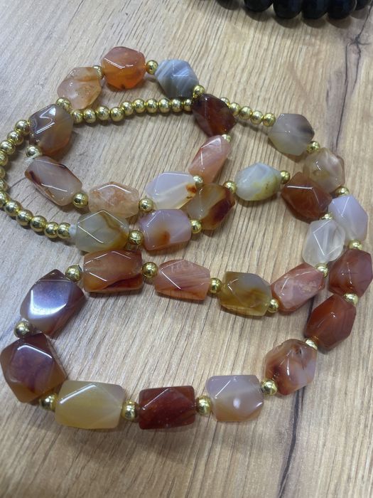 Колье из натуральных камней