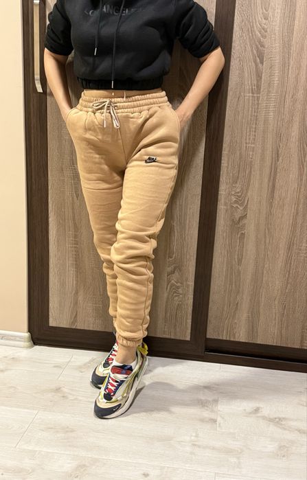 Дамско ватирано долнище NIKE!