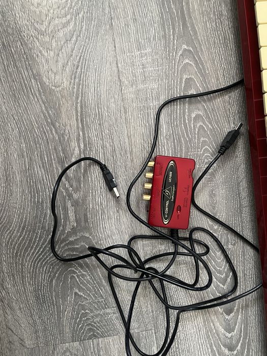 Миди клавиатура, Behringer UMX610