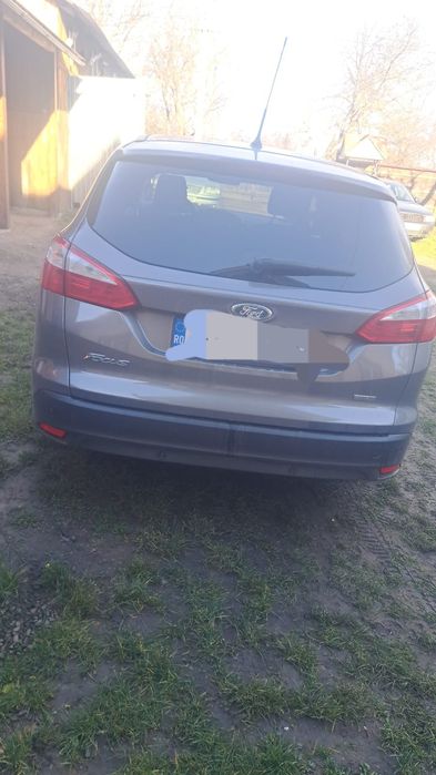 Vând Ford Focus  1.6