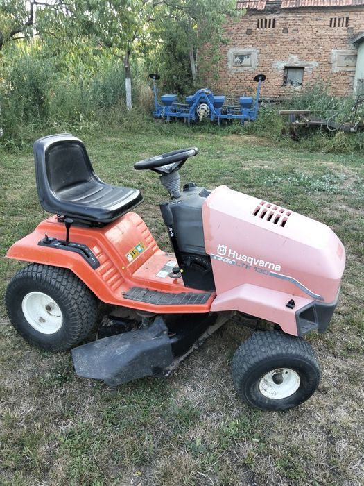 Tractoraș de gazon Husqvarna