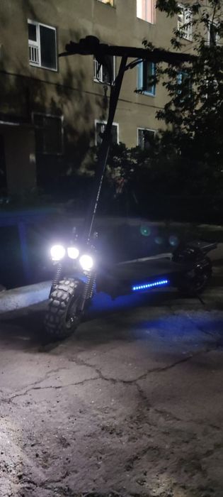 Продам электросамокат Кugoo M5