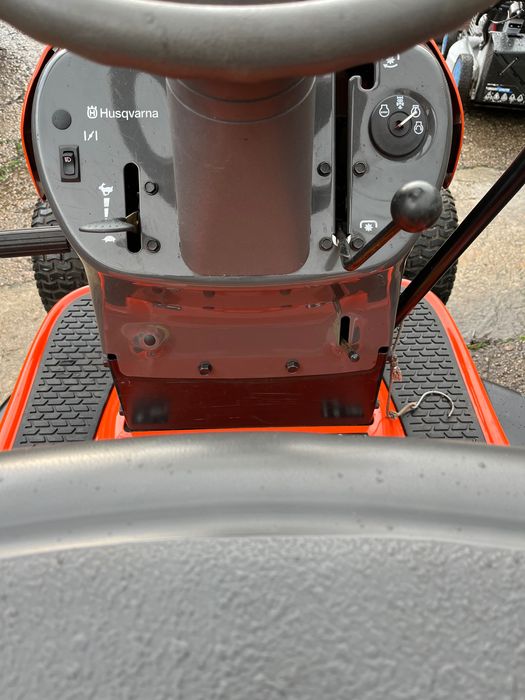 Тракторна косачка HusgVarna 17.0 hp USA + Ремарке