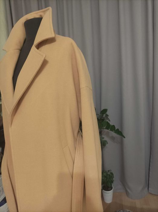Палто продаваме женско палто