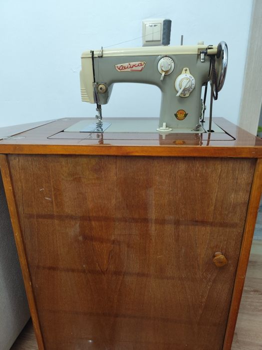 Швейная машина Чайка