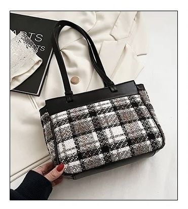Стильная женская твидовая сумка