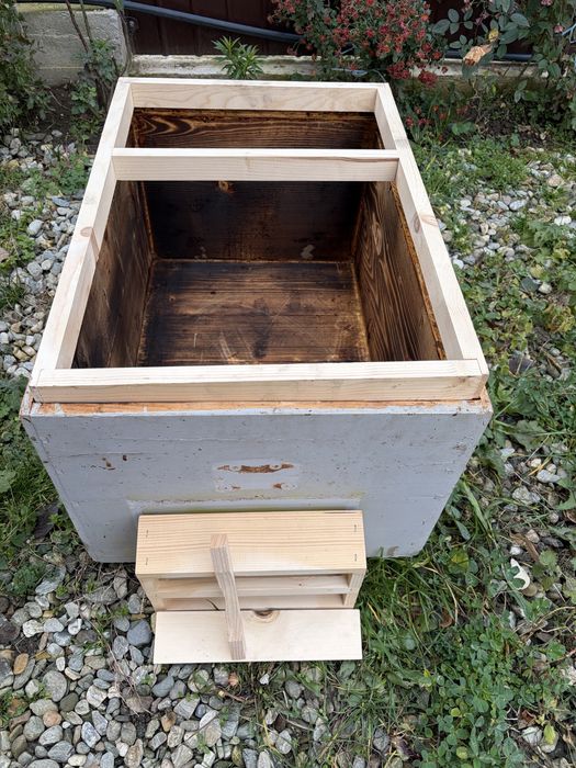 Lazi albine/stup orizontale 18 rame cu hranitor/uluc 4l