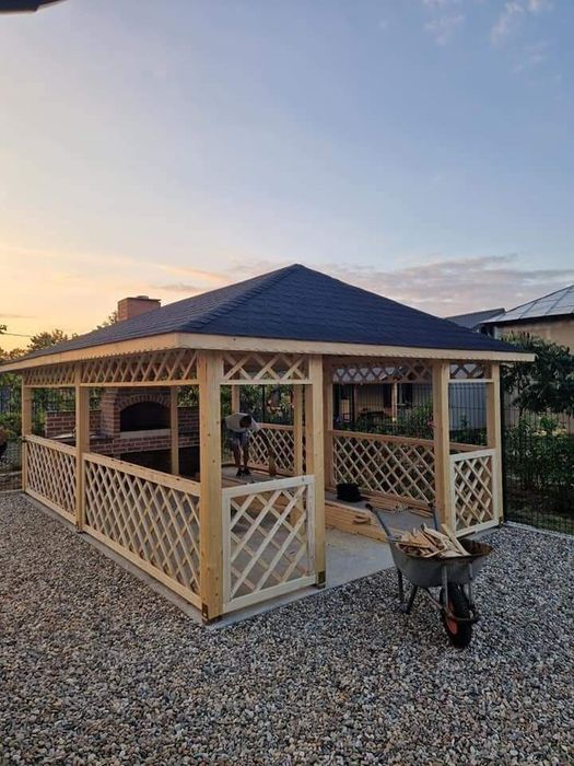 Vând foișoare din lemn