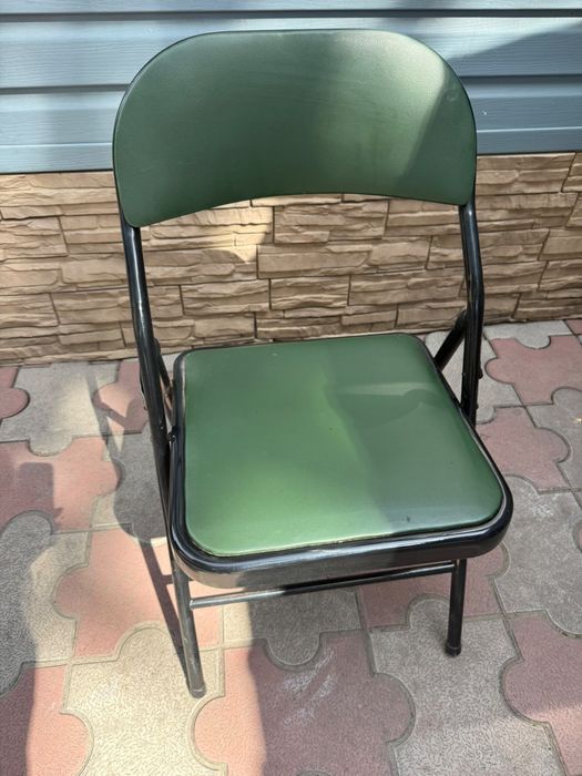Продам складные стулья