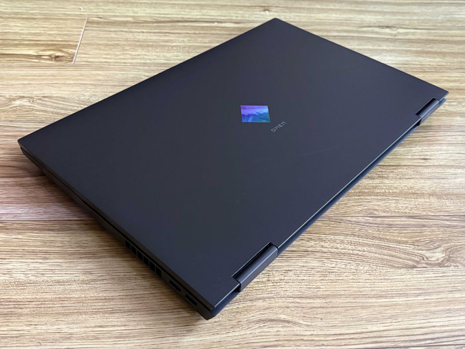 17.3 HP Omen`i7-11800H/RTX 3070/16GB RAM/512GB SSD/FHD IPS 144Hz