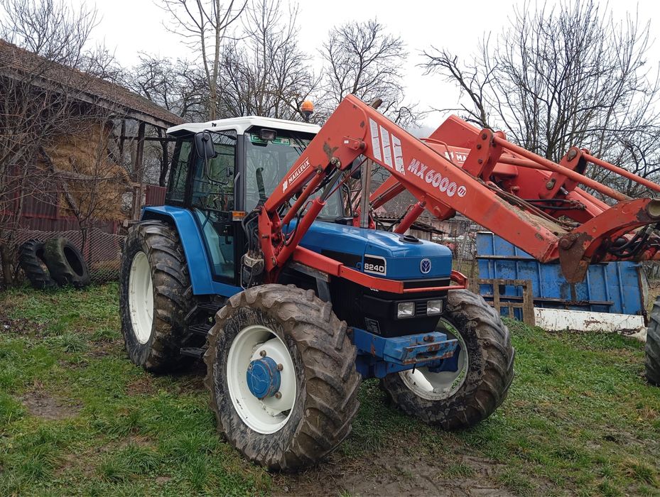 Vand tractor New Holland 8240