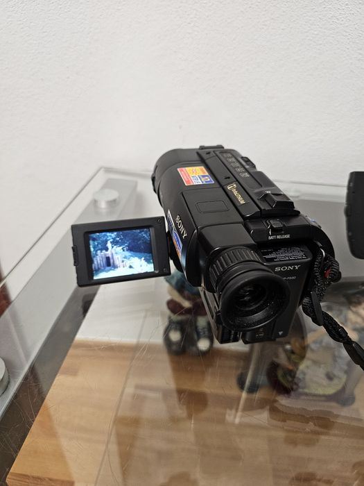 Camere video Hi8 Handycam SONY CCD-TRV81 NTSC -CCD-TRV3E Pal -CCD TR3200E