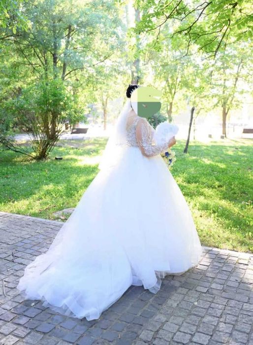 2 Rochii de mireasa in 1 ( cu trena detașabilă)+ voal+diadema 920 lei