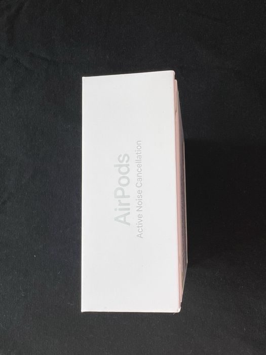 AirPods 4 Active Noise Cancellation