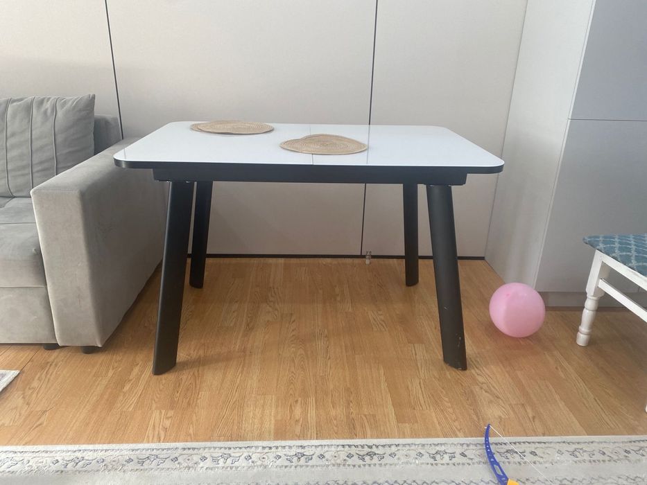 Продается стол в идеальном состоянии