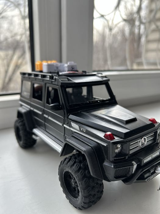 Продам металические машинки