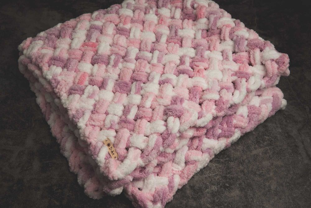 Пухено бебешко одеало от прежда Alize Puffy