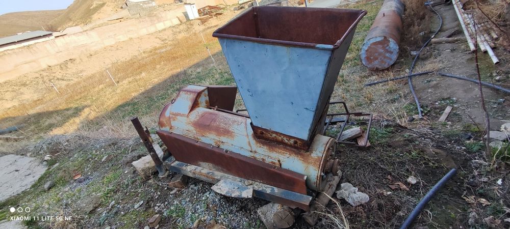 Semichka ajratadigan qurilma.