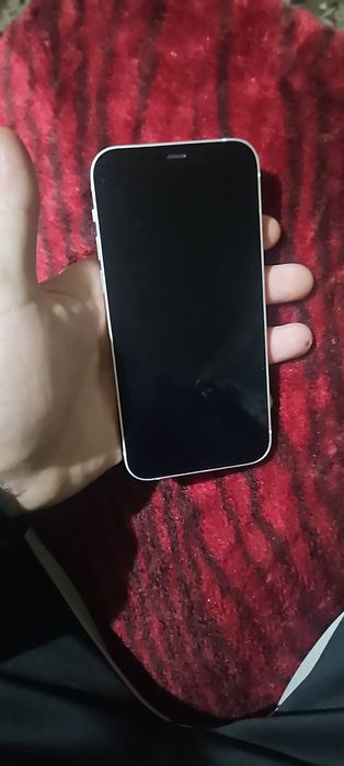 Vând sau schimb IPhone 12 Impecabil