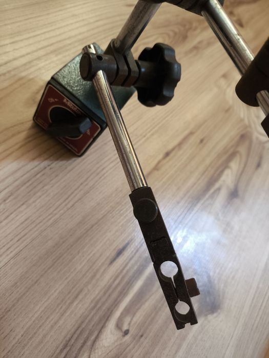 Магнитна основа Mitutoyo 7011sn с магнитна сила 600 N