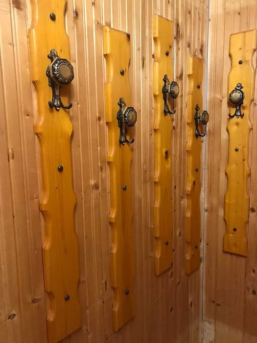 Продавам чамови мебели