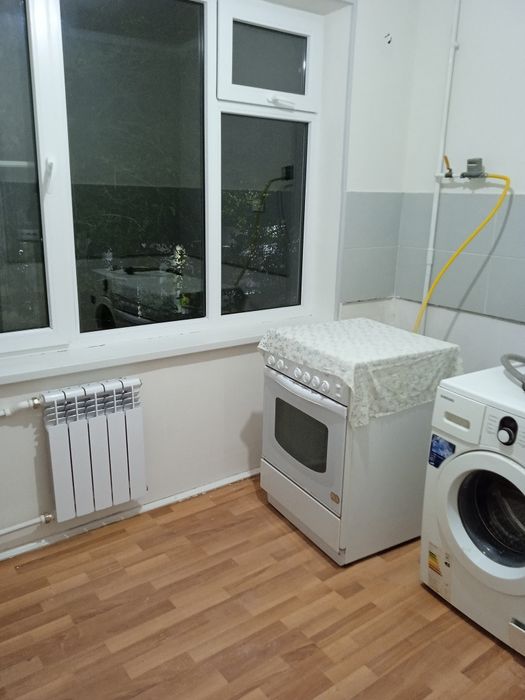 Квартира янги ремонтдан чикган локацияси зур миллий банк ёнида юл усти