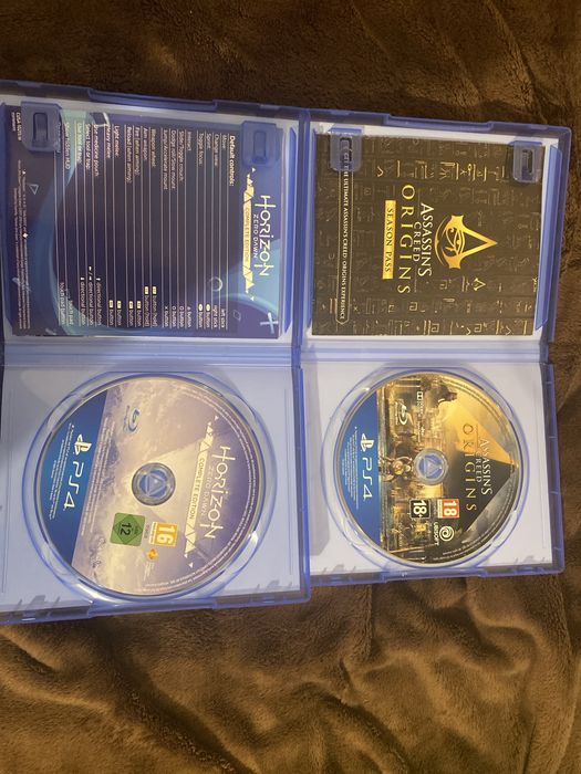 Vand PS4 cu Assasin’s creed origins si Horizon zero dawn