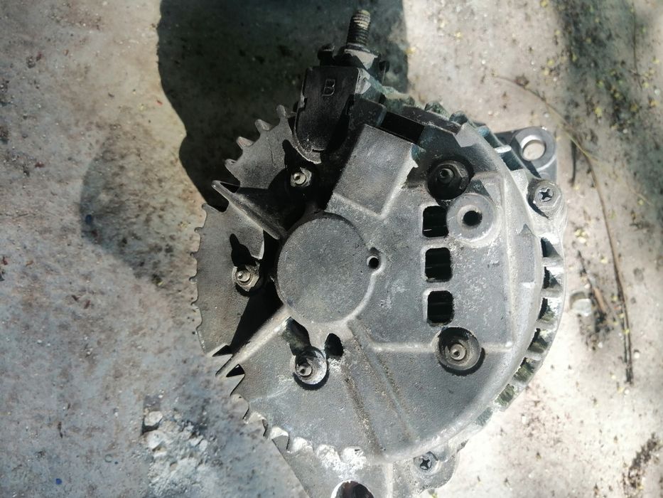 Динамо за Nissan Primera P12 1,8 бензин