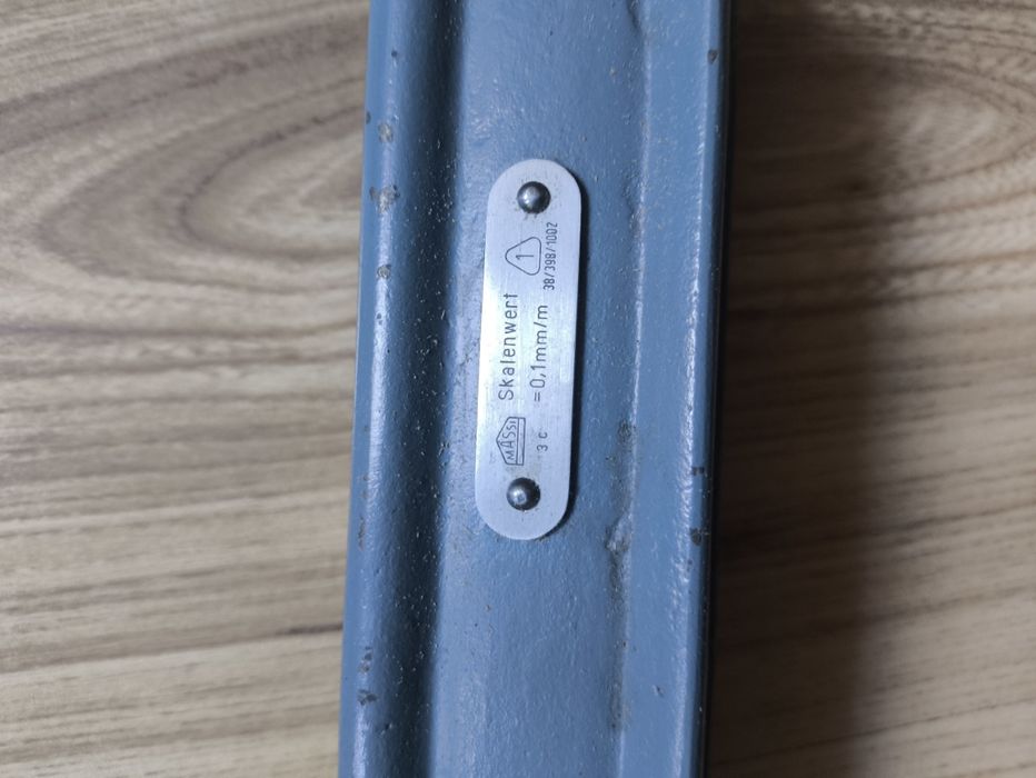 Два машини силно чувствителни нивелира с голяма точност