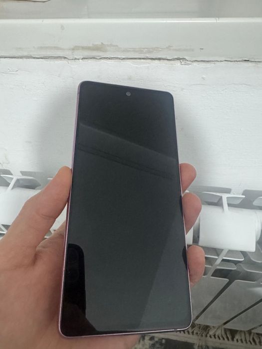 Samsung S20 FE в хорошем состоянии