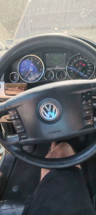 Продавам Volkswagen Touareg 3.0 D 2009г на части