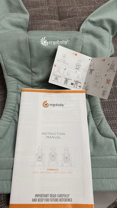 Sistem de purtare Ergobaby Embrace