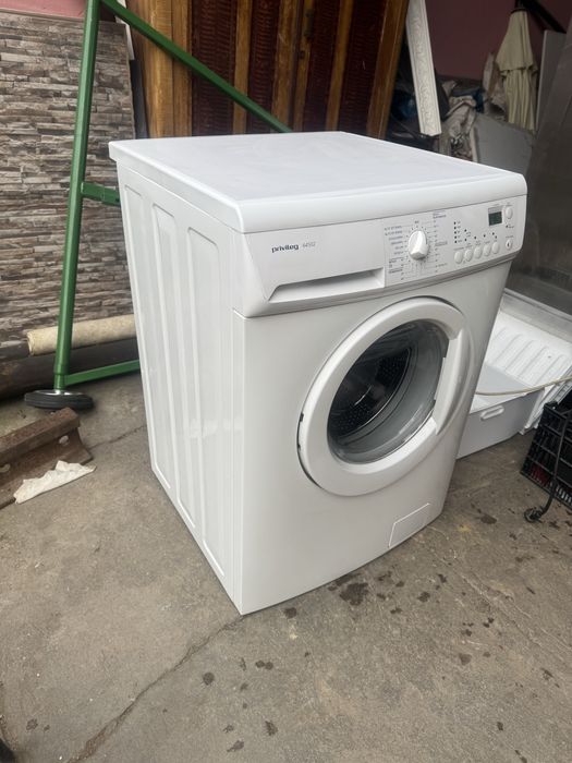 Masina de spălat haine Privileg 700 lei  De 7 kg  Ofer Transport