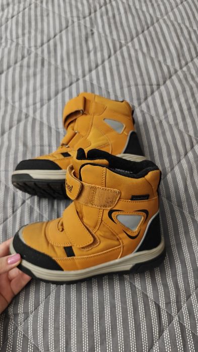 Продам сапоги зимние на мальчикаOldos