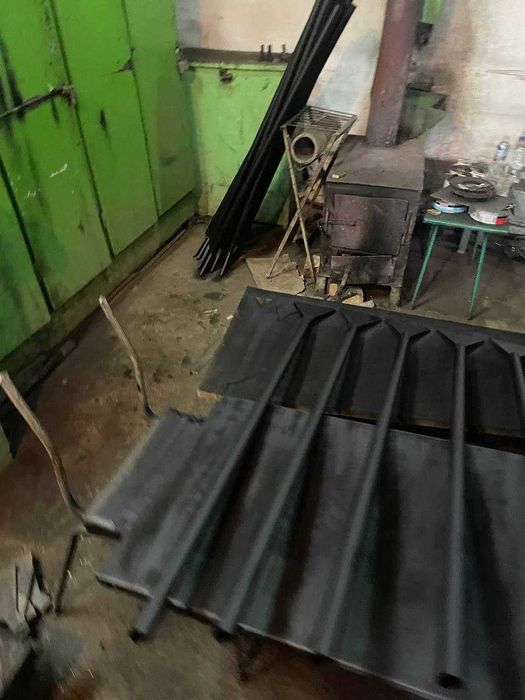 Ледокол(Ледоруб , муз ёргич), Лопата железная универсальная