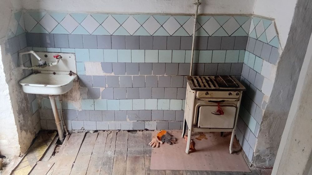 3xonali uy sotiladi  xonalari keng remont talab narxi kelishilinadi